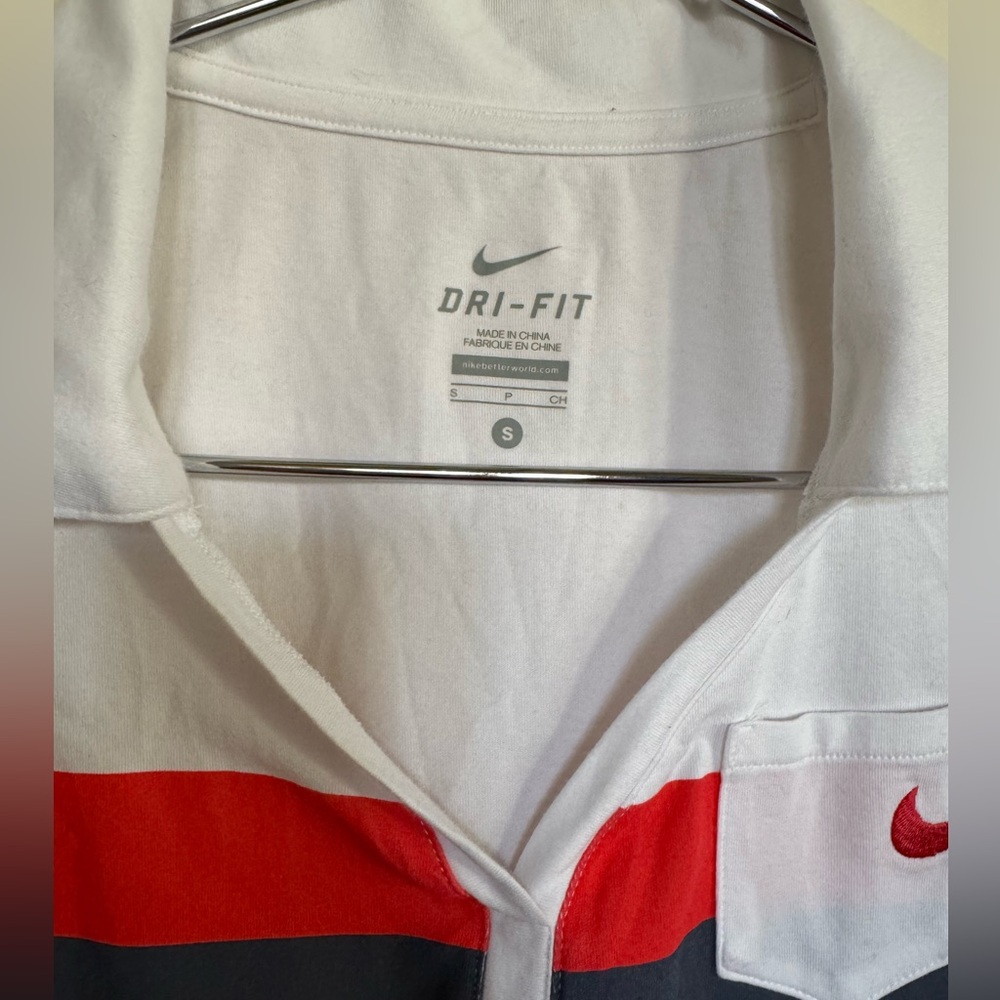 Nike Dri-Fit Women’s sporty top - Picture 3 of 5